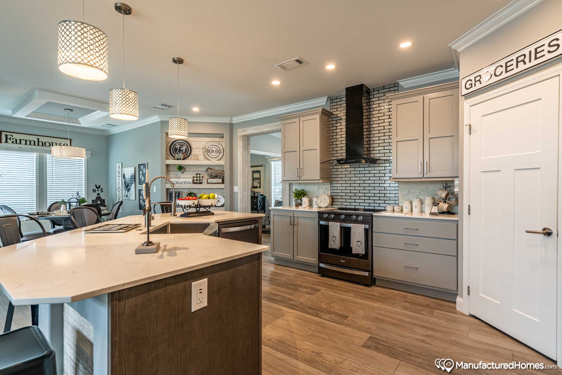 Lifestyle / Pompano IV 40482B by Regional Homes of Bonifay